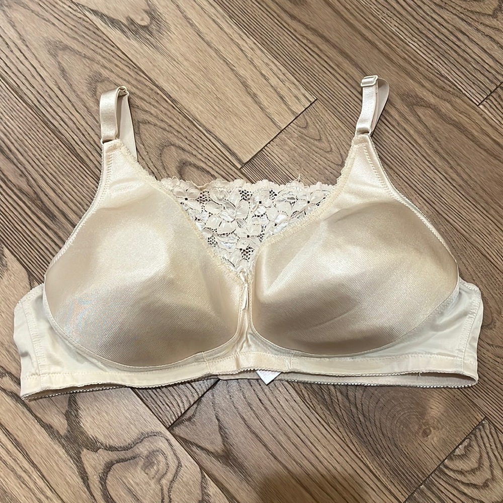 Nude bra size 44B